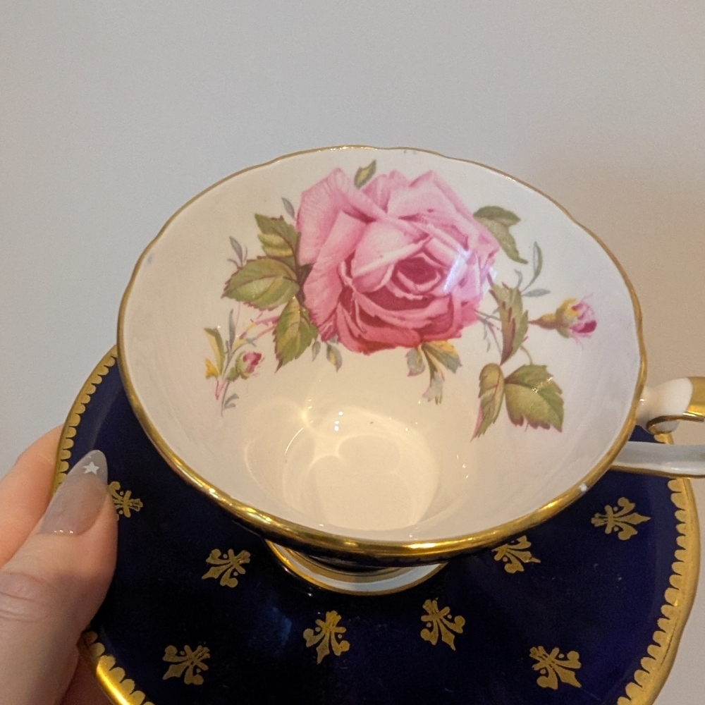 Aynsley Navy and Gold Teacup and Saucer - Picture 4 of 12